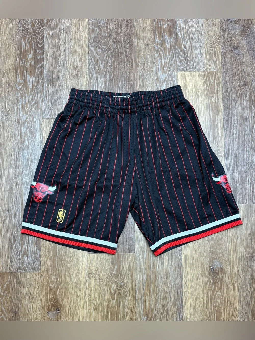 NBA Chicago Bulls Black & Red Pinstripe Athletic Shorts